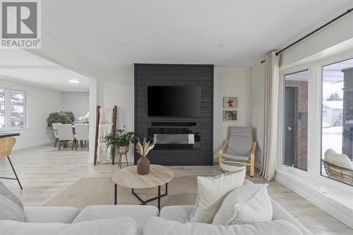 38 Country Club Pl, Sault Ste. Marie, ON - Indoor Photo Showing Living Room With Fireplace