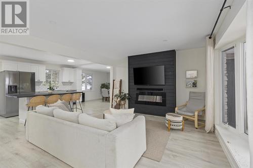 38 Country Club Pl, Sault Ste. Marie, ON - Indoor Photo Showing Living Room With Fireplace