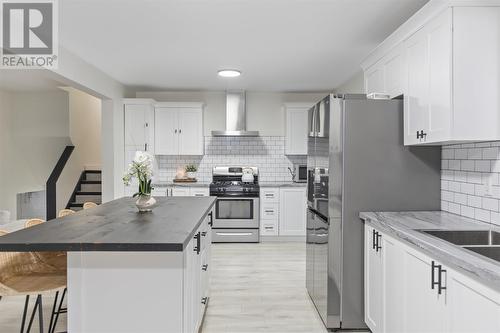 38 Country Club Pl, Sault Ste. Marie, ON - Indoor Photo Showing Kitchen With Double Sink With Upgraded Kitchen