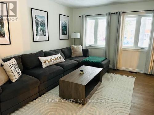 521 Princess Street, Timmins (Porcupine - West), ON - Indoor Photo Showing Living Room