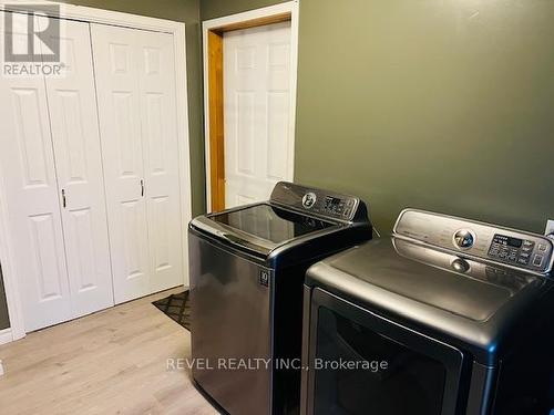 521 Princess Street, Timmins (Porcupine - West), ON - Indoor Photo Showing Laundry Room