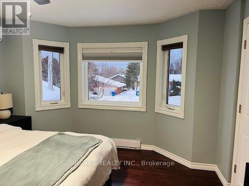 521 Princess Street, Timmins (Porcupine - West), ON - Indoor Photo Showing Bedroom