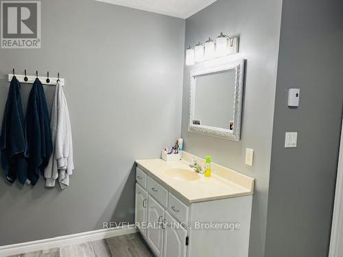 521 Princess Street, Timmins (Porcupine - West), ON - Indoor Photo Showing Bathroom