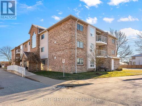 306B - 1061 Vansickle Road N, St. Catharines (453 - Grapeview), ON - Outdoor With Balcony