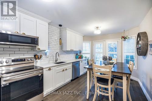 23 Schooner Lane, Clarington (Newcastle), ON - Indoor Photo Showing Kitchen With Stainless Steel Kitchen