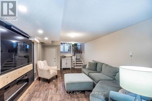 23 Schooner Lane, Clarington (Newcastle), ON - Indoor Photo Showing Living Room