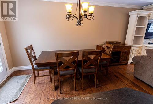 10 Robertson Drive, Whitewater Region, ON - Indoor Photo Showing Dining Room