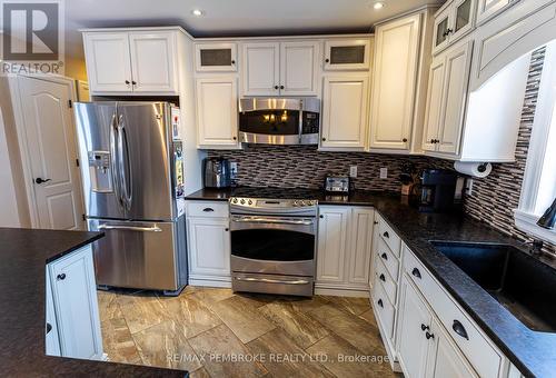 10 Robertson Drive, Whitewater Region, ON - Indoor Photo Showing Kitchen