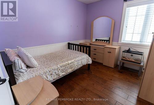 10 Robertson Drive, Whitewater Region, ON - Indoor Photo Showing Bedroom