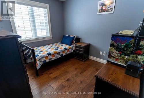 10 Robertson Drive, Whitewater Region, ON - Indoor Photo Showing Bedroom