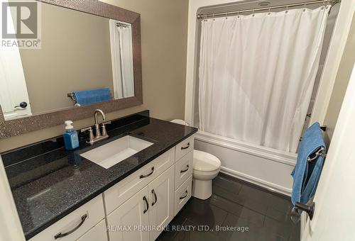 10 Robertson Drive, Whitewater Region, ON - Indoor Photo Showing Bathroom