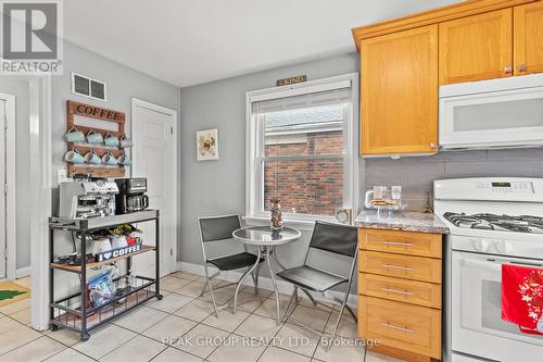 62 Maitland Street, Thorold (557 - Thorold Downtown), ON - Indoor Photo Showing Kitchen