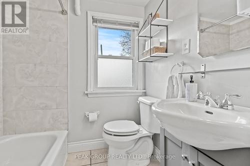 62 Maitland Street, Thorold (557 - Thorold Downtown), ON - Indoor Photo Showing Bathroom