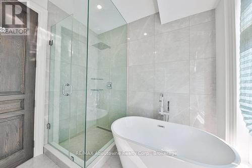 2409 Lakeshore Road, Burlington (Brant), ON - Indoor Photo Showing Bathroom