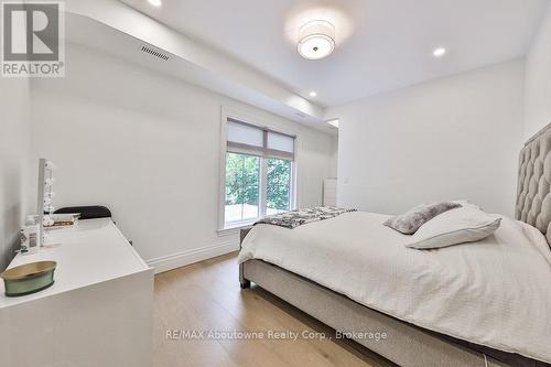 2409 Lakeshore Road, Burlington (Brant), ON - Indoor Photo Showing Bedroom