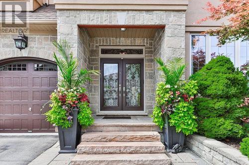 526 Hidden Trail, Oakville, ON - Outdoor