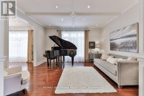 526 Hidden Trail, Oakville, ON - Indoor Photo Showing Living Room