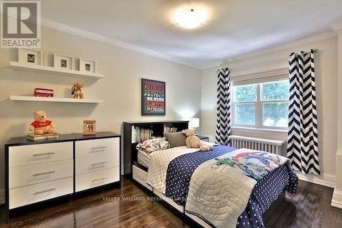 221 Chaplin Crescent, Toronto, ON - Indoor Photo Showing Bedroom