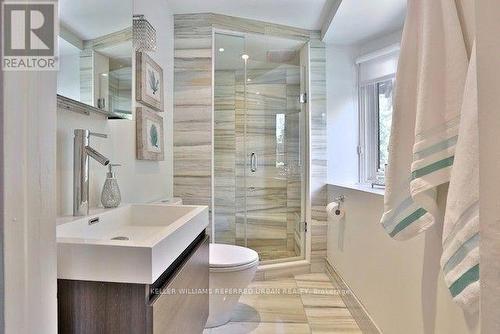 221 Chaplin Crescent, Toronto, ON - Indoor Photo Showing Bathroom