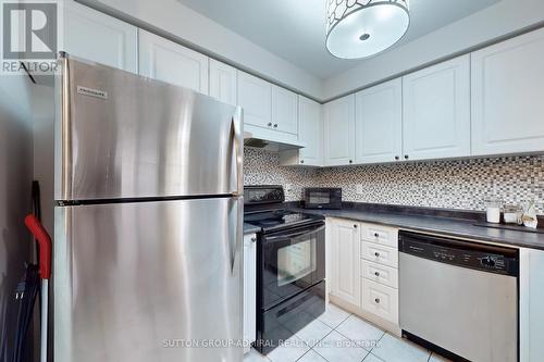 10 Burnsborough Street, Ajax, ON - Indoor Photo Showing Kitchen