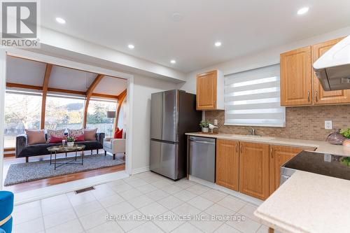 36 Norma Crescent, Brampton, ON - Indoor Photo Showing Kitchen