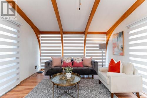 36 Norma Crescent, Brampton, ON - Indoor Photo Showing Living Room