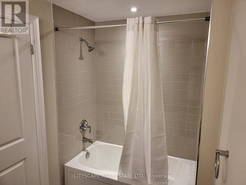 41 - 26 Lunar Crescent, Mississauga, ON - Indoor Photo Showing Bathroom