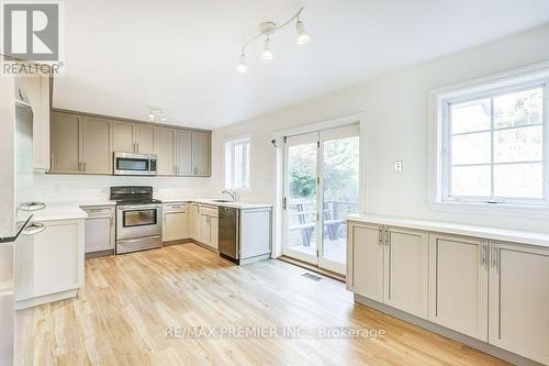 16 Woodvalley Drive, Toronto, ON - Indoor Photo Showing Kitchen