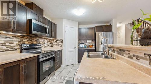 65 Curzon Crescent, Guelph, ON - Indoor Photo Showing Kitchen With Double Sink With Upgraded Kitchen