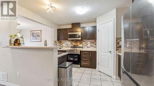 65 Curzon Crescent, Guelph, ON - Indoor Photo Showing Kitchen With Upgraded Kitchen