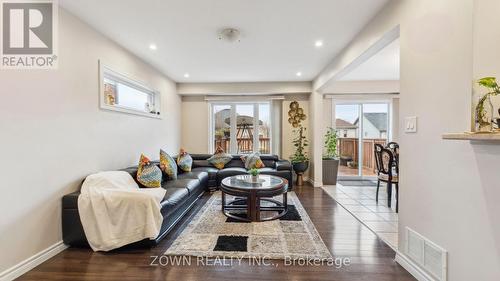 65 Curzon Crescent, Guelph, ON - Indoor Photo Showing Living Room