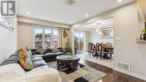 65 Curzon Crescent, Guelph, ON - Indoor Photo Showing Living Room