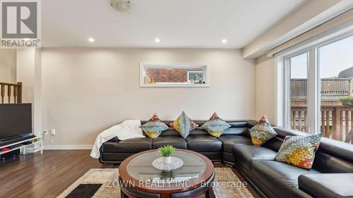 65 Curzon Crescent, Guelph, ON - Indoor Photo Showing Living Room