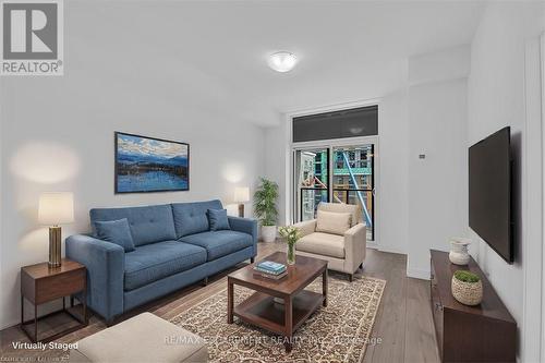 426 - 460 Dundas Street E, Hamilton, ON - Indoor Photo Showing Living Room