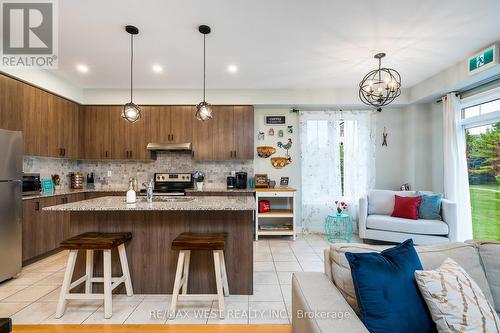 37 - 171 Snowbridge Way, Blue Mountains, ON - Indoor Photo Showing Kitchen