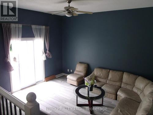 74 State Street, Welland, ON - Indoor Photo Showing Living Room