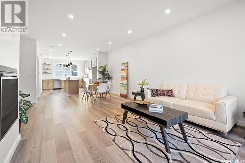 1336 Colony Street E, Saskatoon, SK - Indoor Photo Showing Living Room