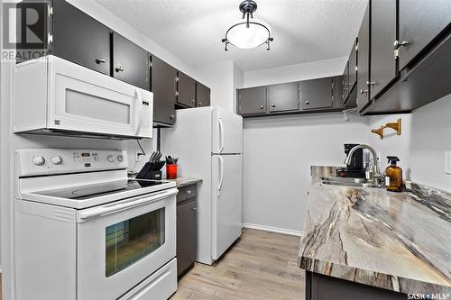 305 311 Tait Crescent, Saskatoon, SK - Indoor Photo Showing Kitchen