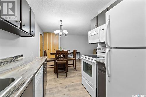 305 311 Tait Crescent, Saskatoon, SK - Indoor Photo Showing Kitchen