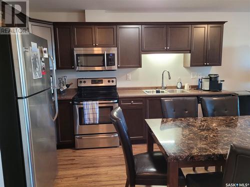 6303 112 Willis Crescent, Saskatoon, SK - Indoor Photo Showing Kitchen With Double Sink