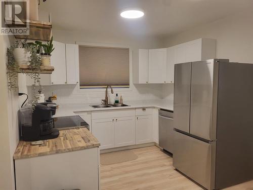 355 Ontario, Thunder Bay, ON - Indoor Photo Showing Kitchen With Double Sink