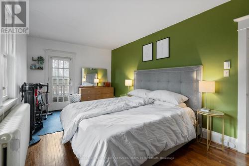 Upper - 88 Welland Avenue, Toronto, ON - Indoor Photo Showing Bedroom