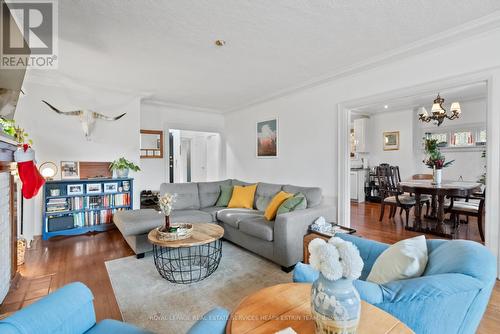 Upper - 88 Welland Avenue, Toronto, ON - Indoor Photo Showing Living Room