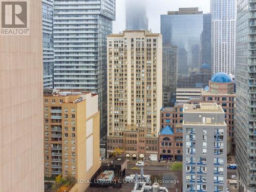 1001 - 25 Grenville Street, Toronto, ON - Outdoor With Facade