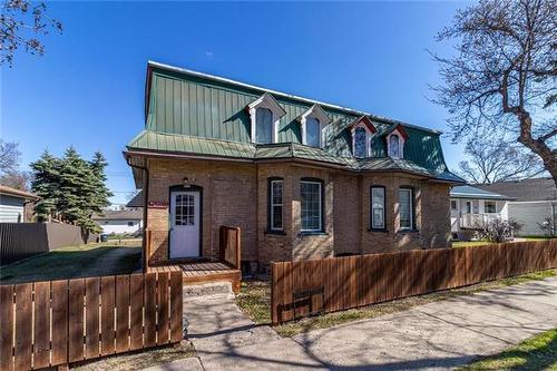 113 Princess Avenue E, Brandon, MB - Outdoor