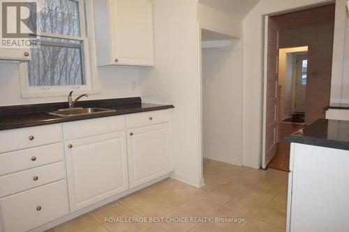 69 Lakeshore Road, Temiskaming Shores (New Liskeard), ON - Indoor Photo Showing Kitchen