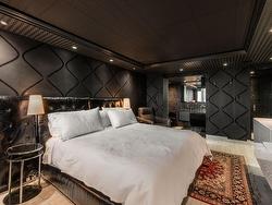 Master bedroom - 