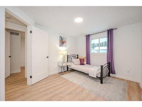 53 Deerpath Dr, Guelph, ON - Indoor Photo Showing Bedroom