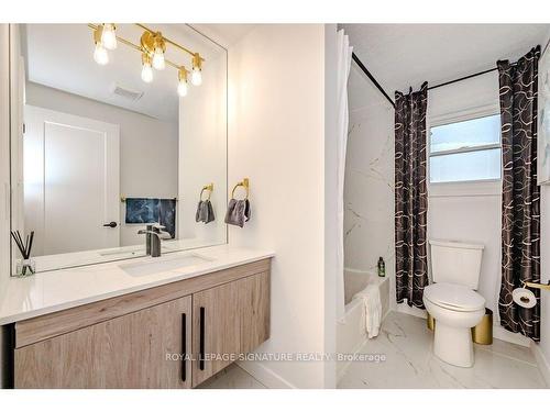 53 Deerpath Dr, Guelph, ON - Indoor Photo Showing Bathroom