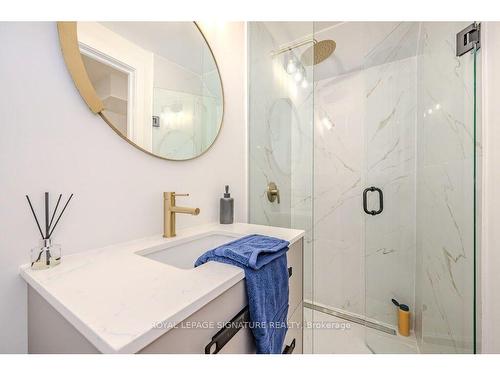 53 Deerpath Dr, Guelph, ON - Indoor Photo Showing Bathroom